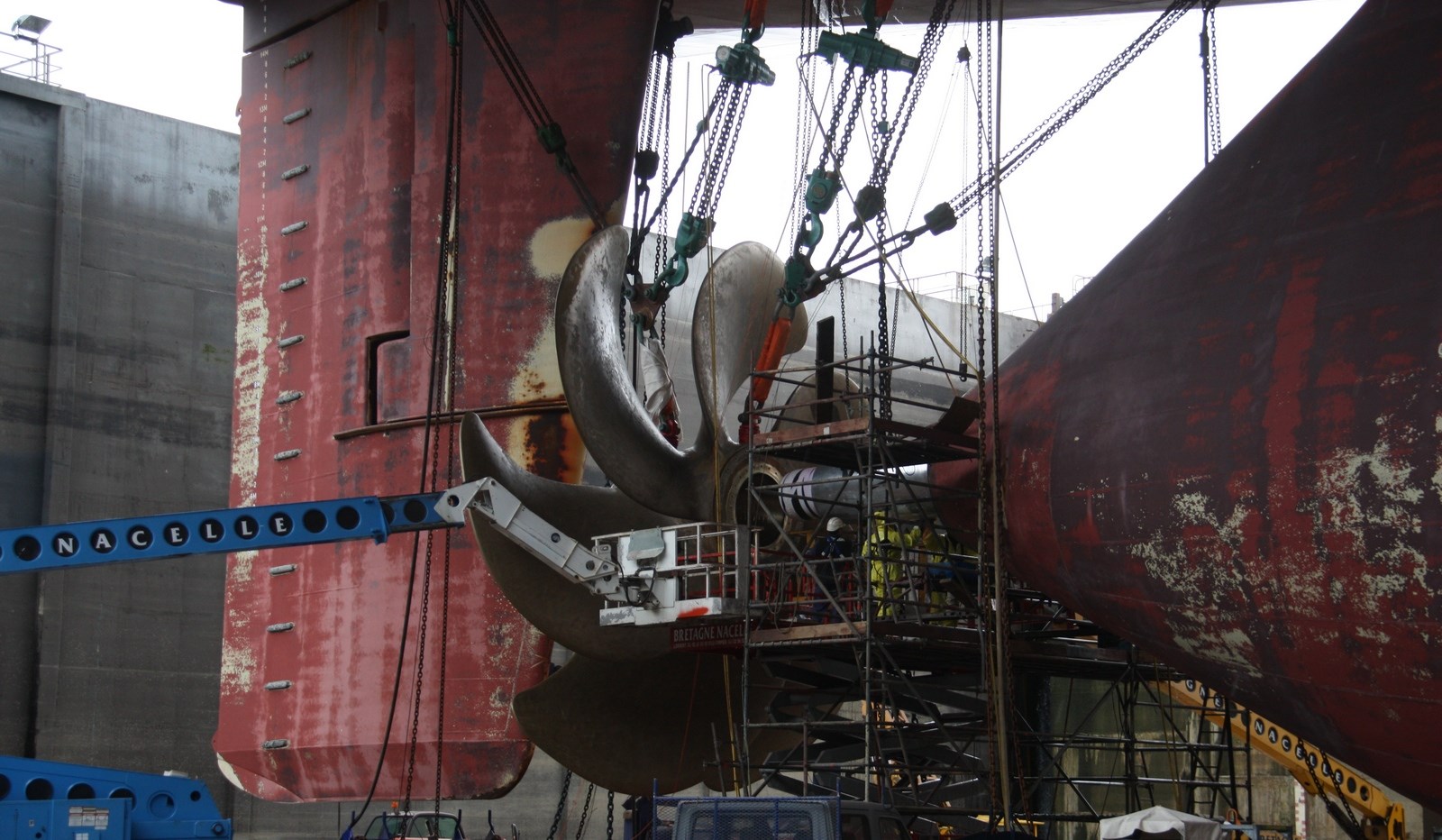 Dry-docking support and propeller refit